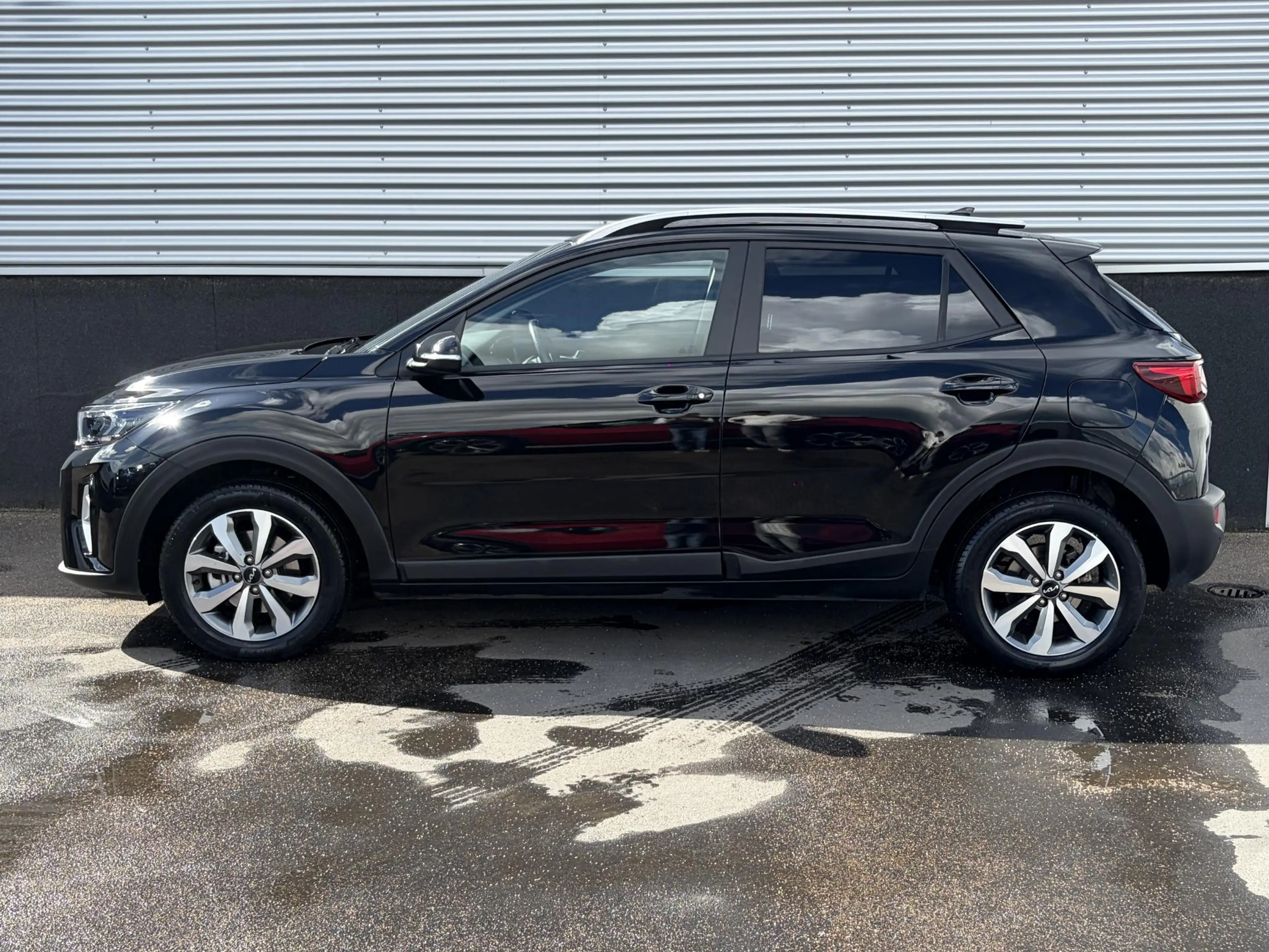 Kia Stonic 1.0 T-GDi MHEV DynamicPlusLine Navigatie, Achterui — photo 2