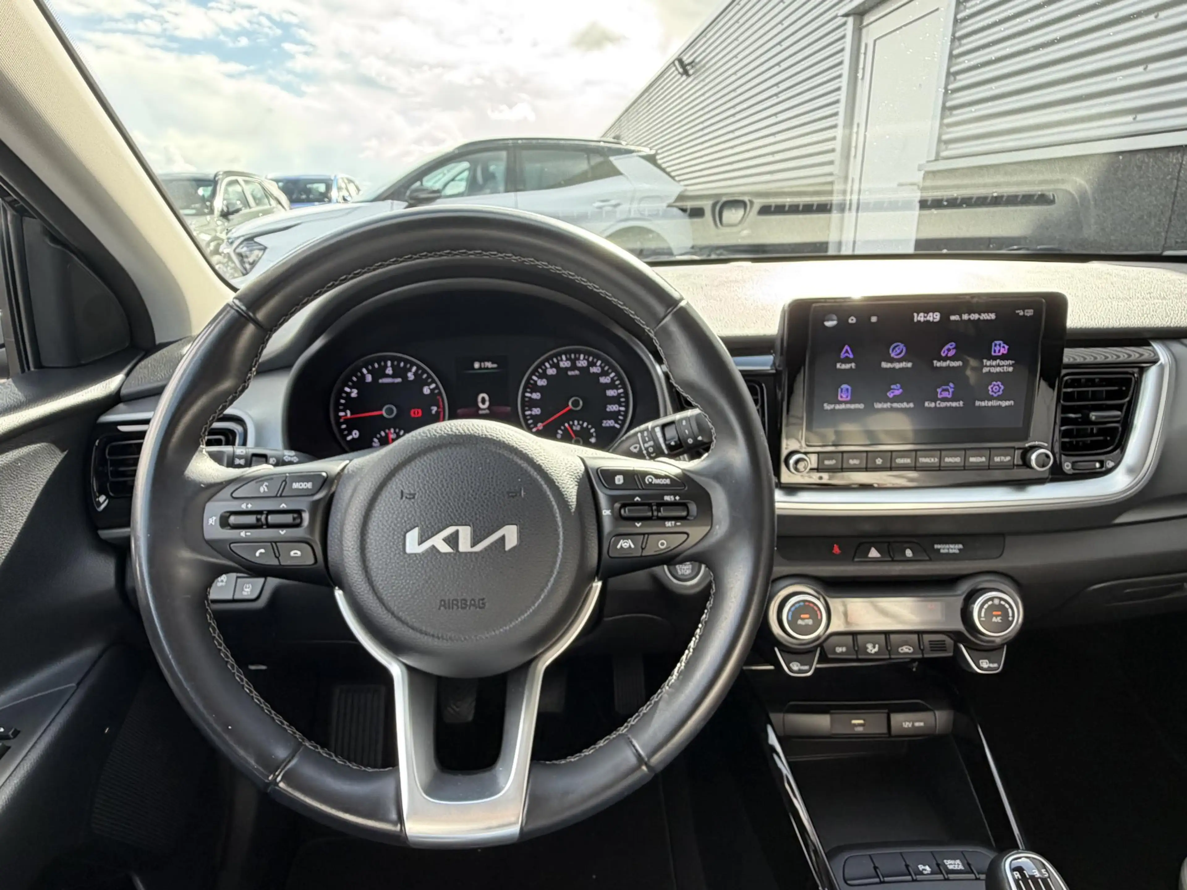Kia Stonic 1.0 T-GDi MHEV DynamicPlusLine Navigatie, Achterui — photo 9