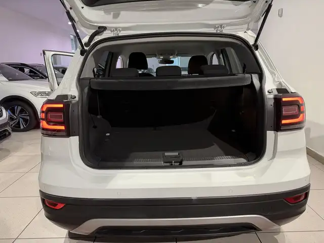 Volkswagen T-Cross view 9