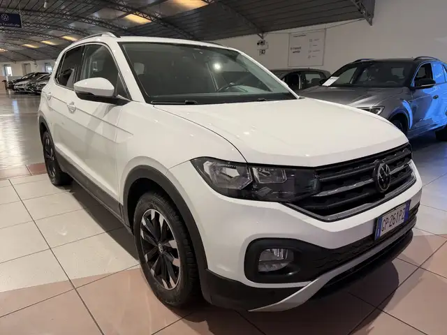 Volkswagen T-Cross view 6