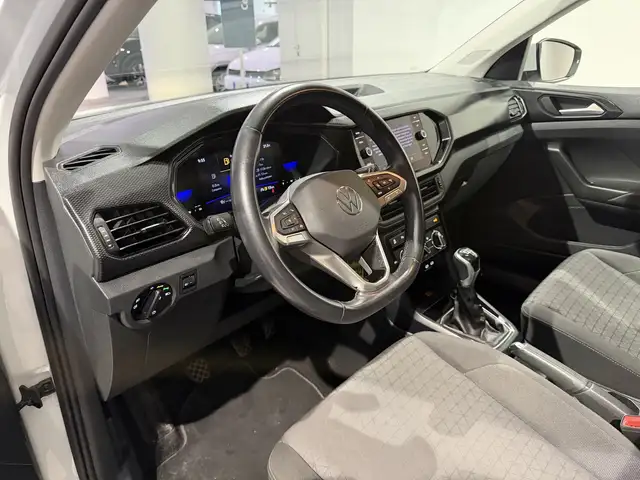 Volkswagen T-Cross view 8