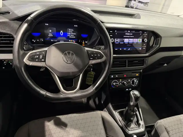 Volkswagen T-Cross view 11