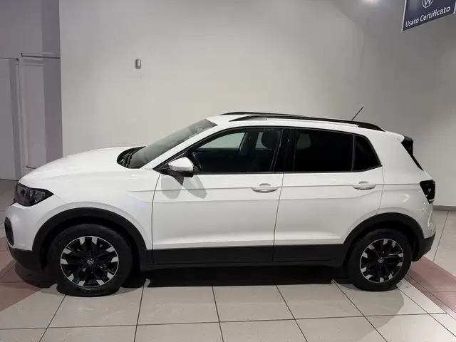 Volkswagen T-Cross view 2