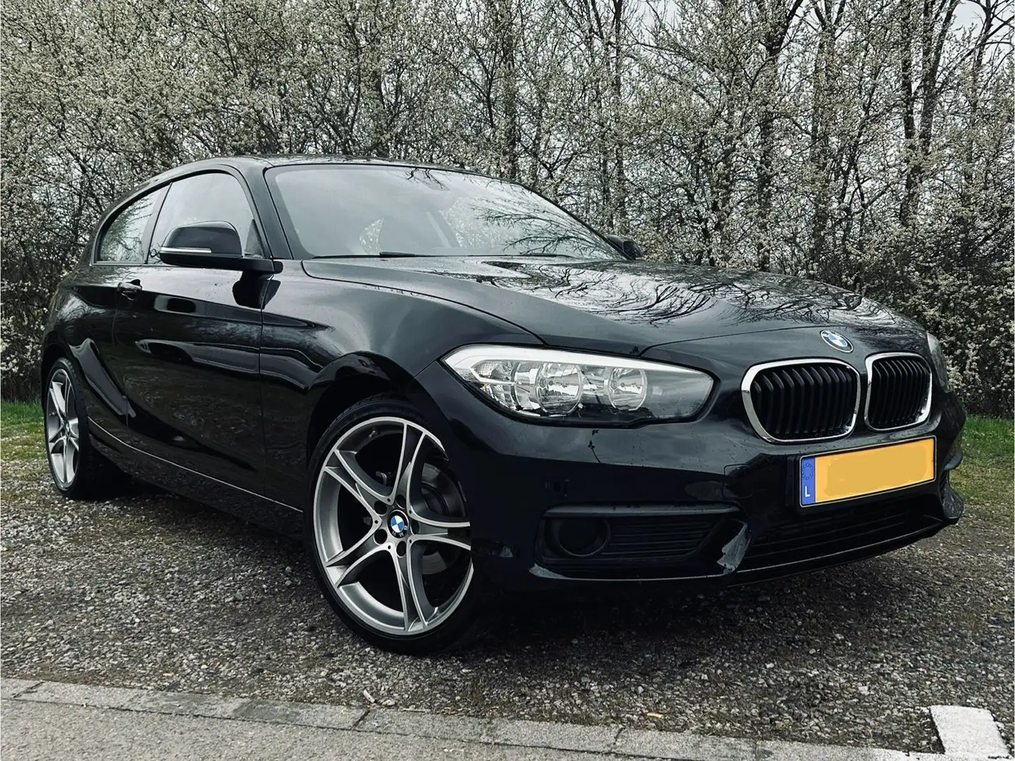 BMW 116 116i Noir - 1