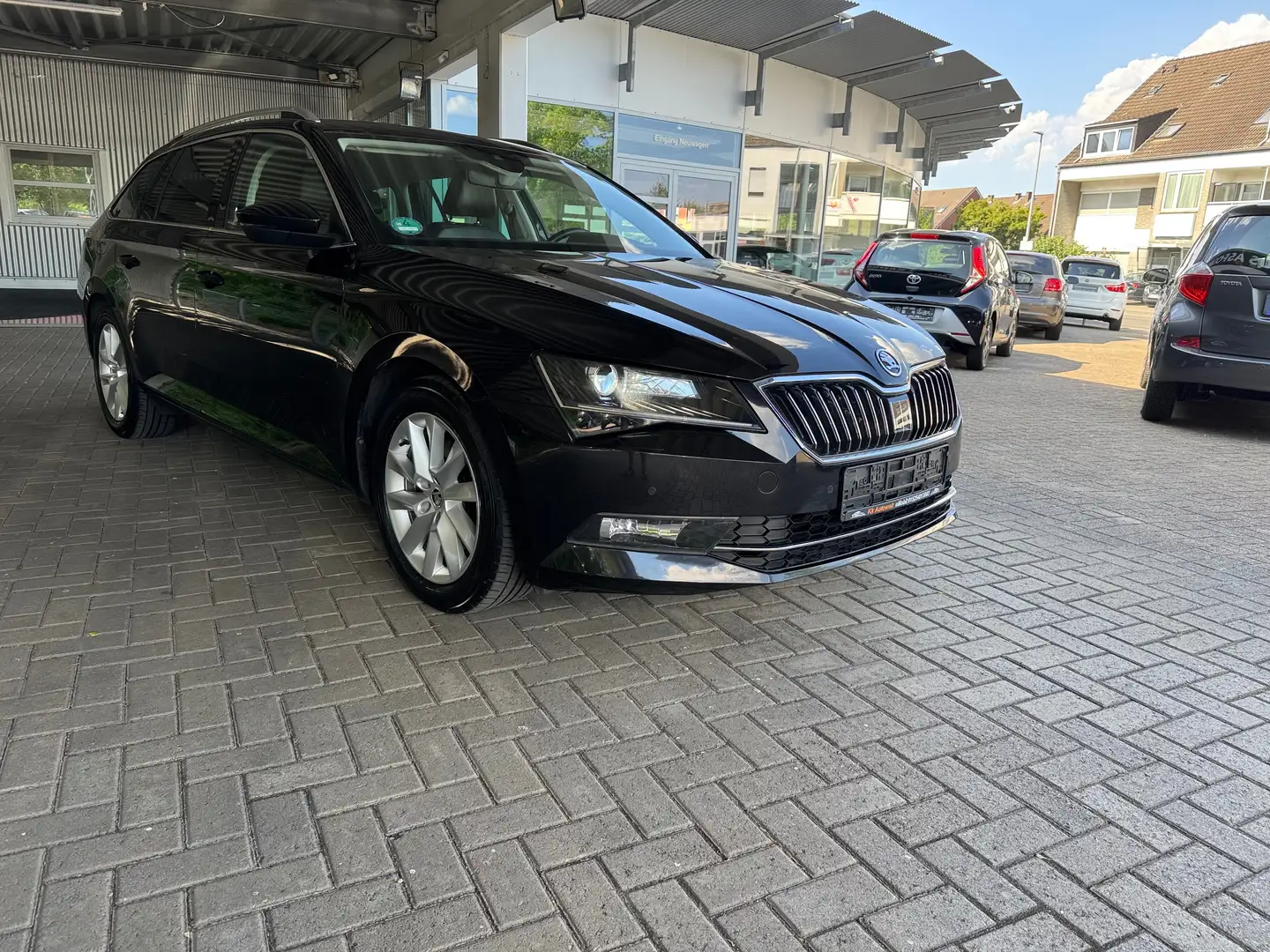 Skoda Superb Style, 1. Hand, Scheckheft gepflegt, top Zustand Noir - 1