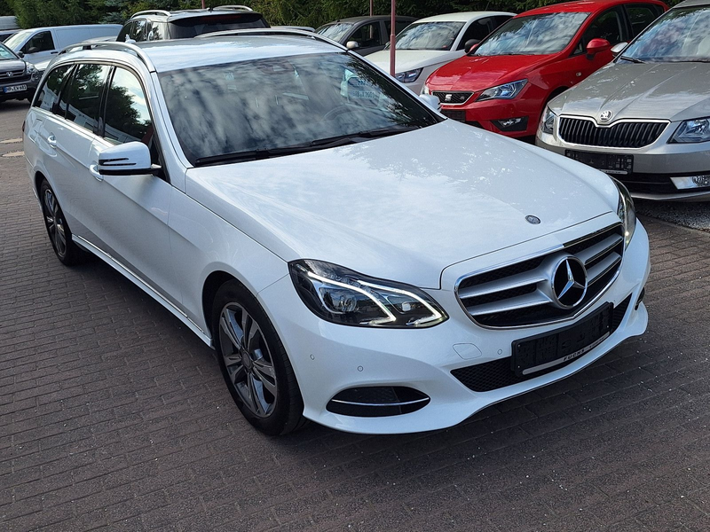 Mercedes-Benz E 220 T BlueTec Avantarde 2.Hand AHK LED Navi — photo 5