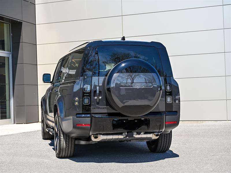 2026 Land Rover Defender 130 P300 S alt 4