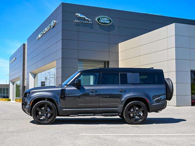 2026 Land Rover Defender 130 P300 S alt 3