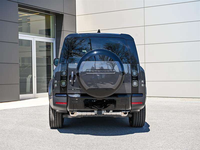 2026 Land Rover Defender 130 P300 S alt 5