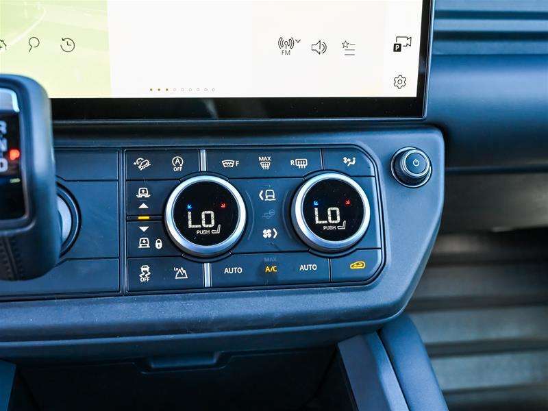 2026 Land Rover Defender 130 P300 S thumb 17