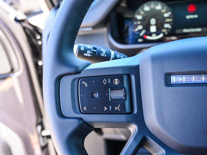 2026 Land Rover Defender 130 P300 S thumb 21