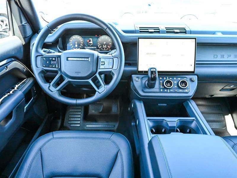 2026 Land Rover Defender 130 P300 S thumb 13