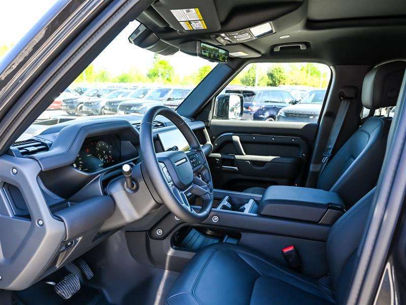 2026 Land Rover Defender 130 P300 S thumb 9