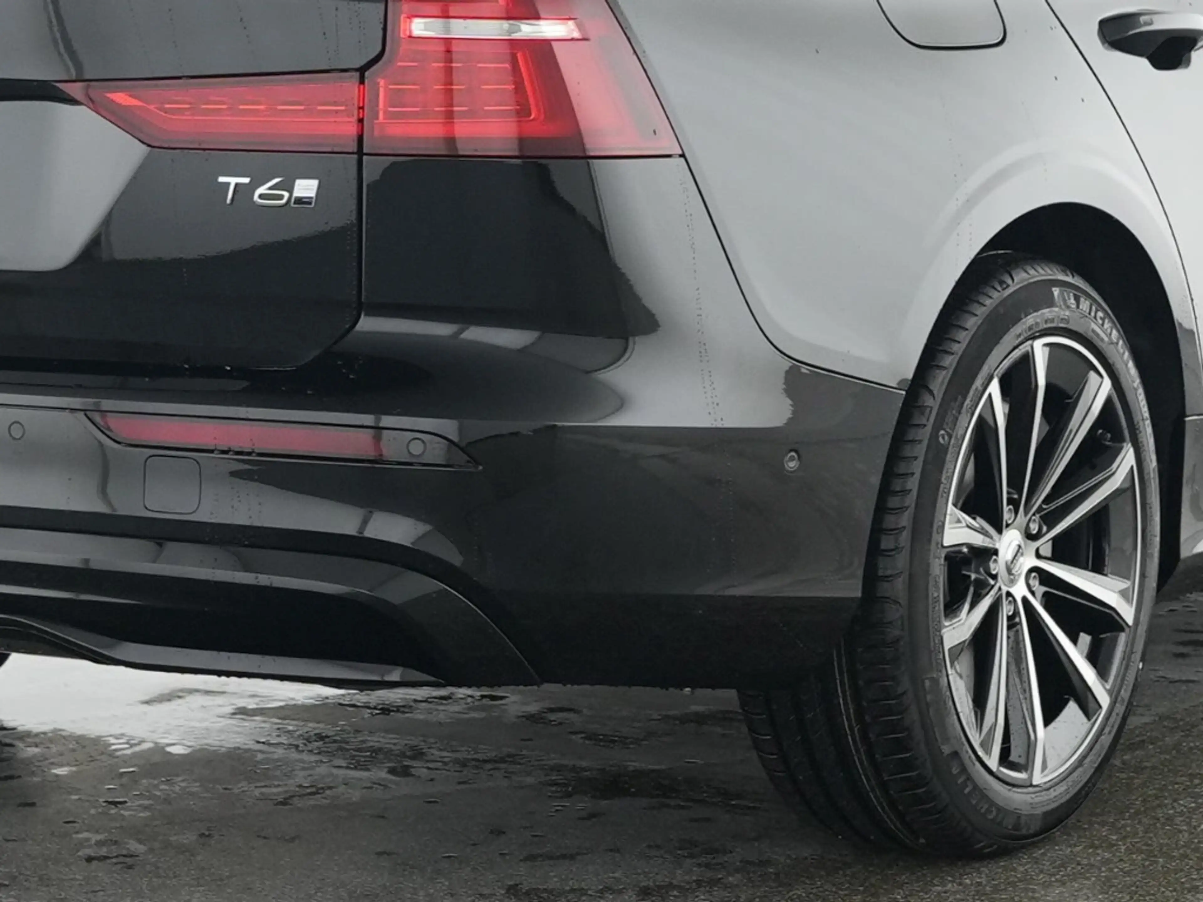 Volvo V60 T6 AWD Plus Dark Recharge Plug-In Hybrid HUD Stand — photo 11