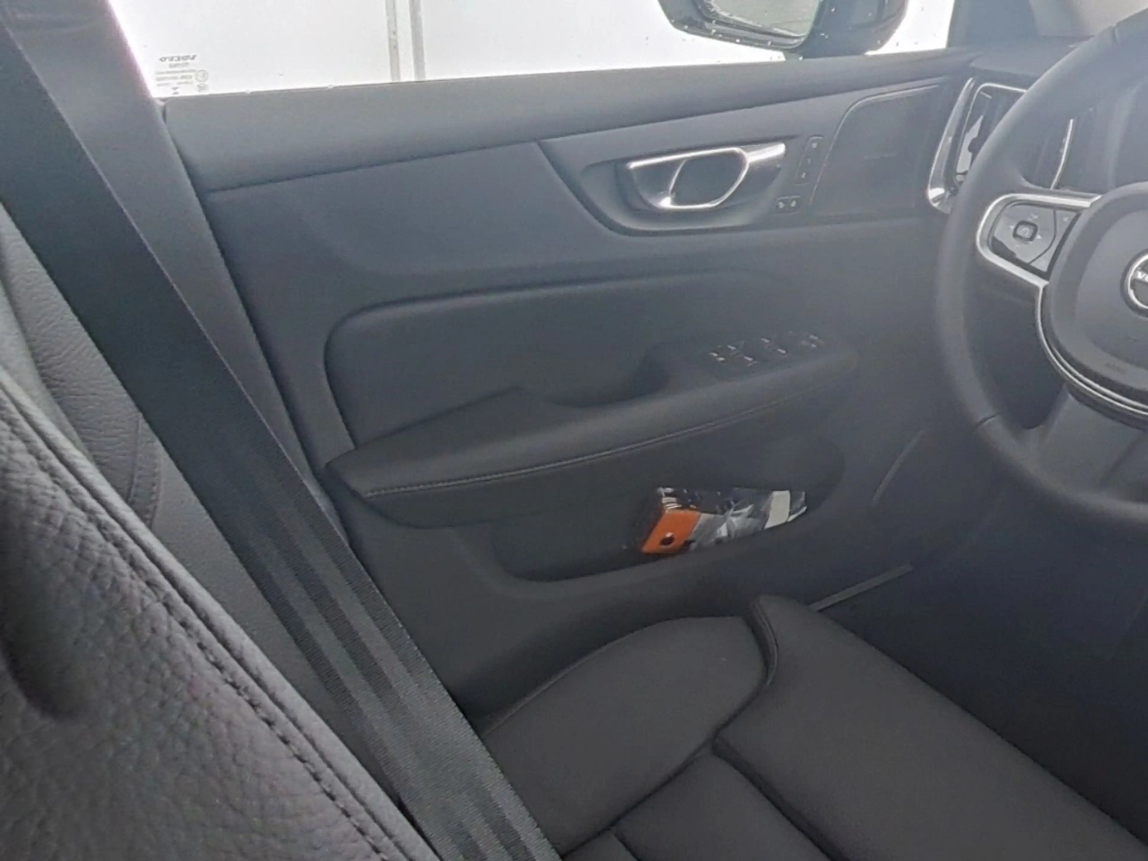 Volvo V60 T6 AWD Plus Dark Recharge Plug-In Hybrid HUD Stand — photo 12