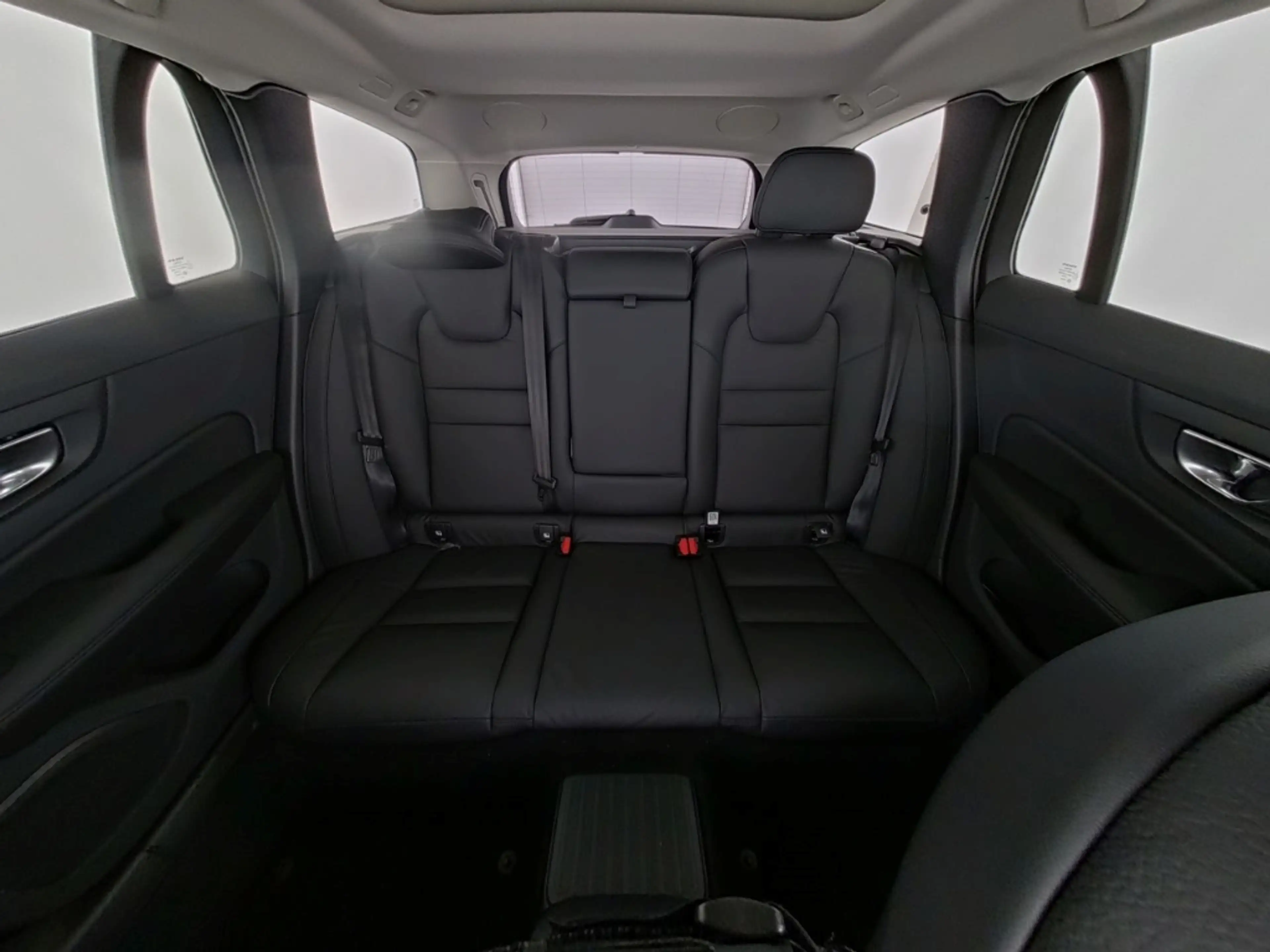 Volvo V60 T6 AWD Plus Dark Recharge Plug-In Hybrid HUD Stand — photo 7