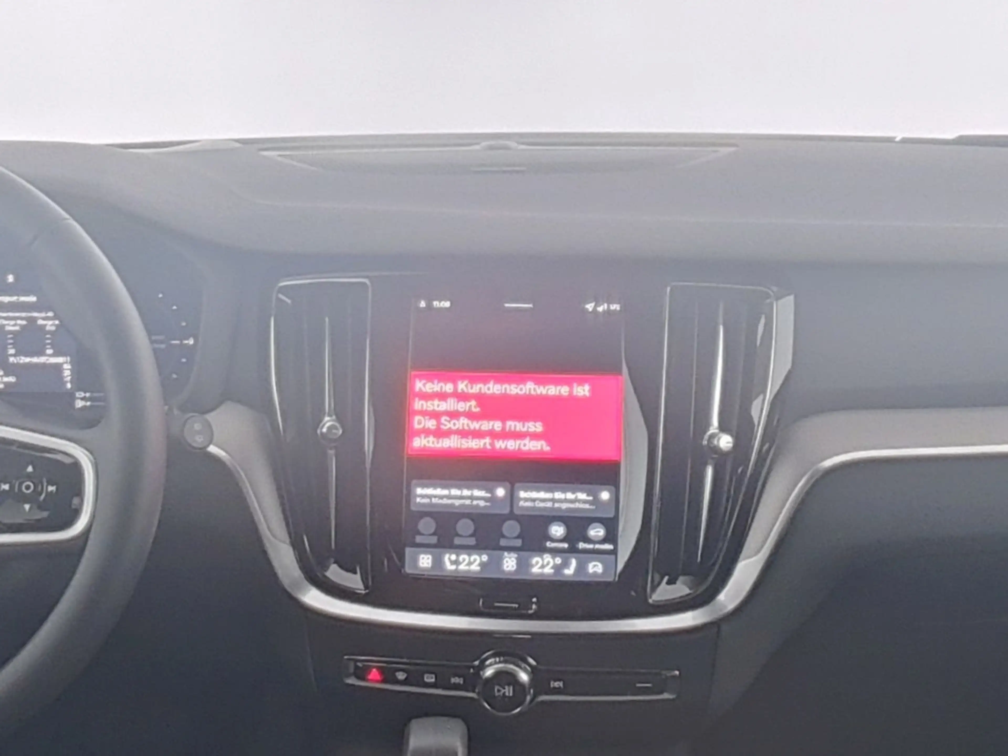 Volvo V60 T6 AWD Plus Dark Recharge Plug-In Hybrid HUD Stand — photo 15