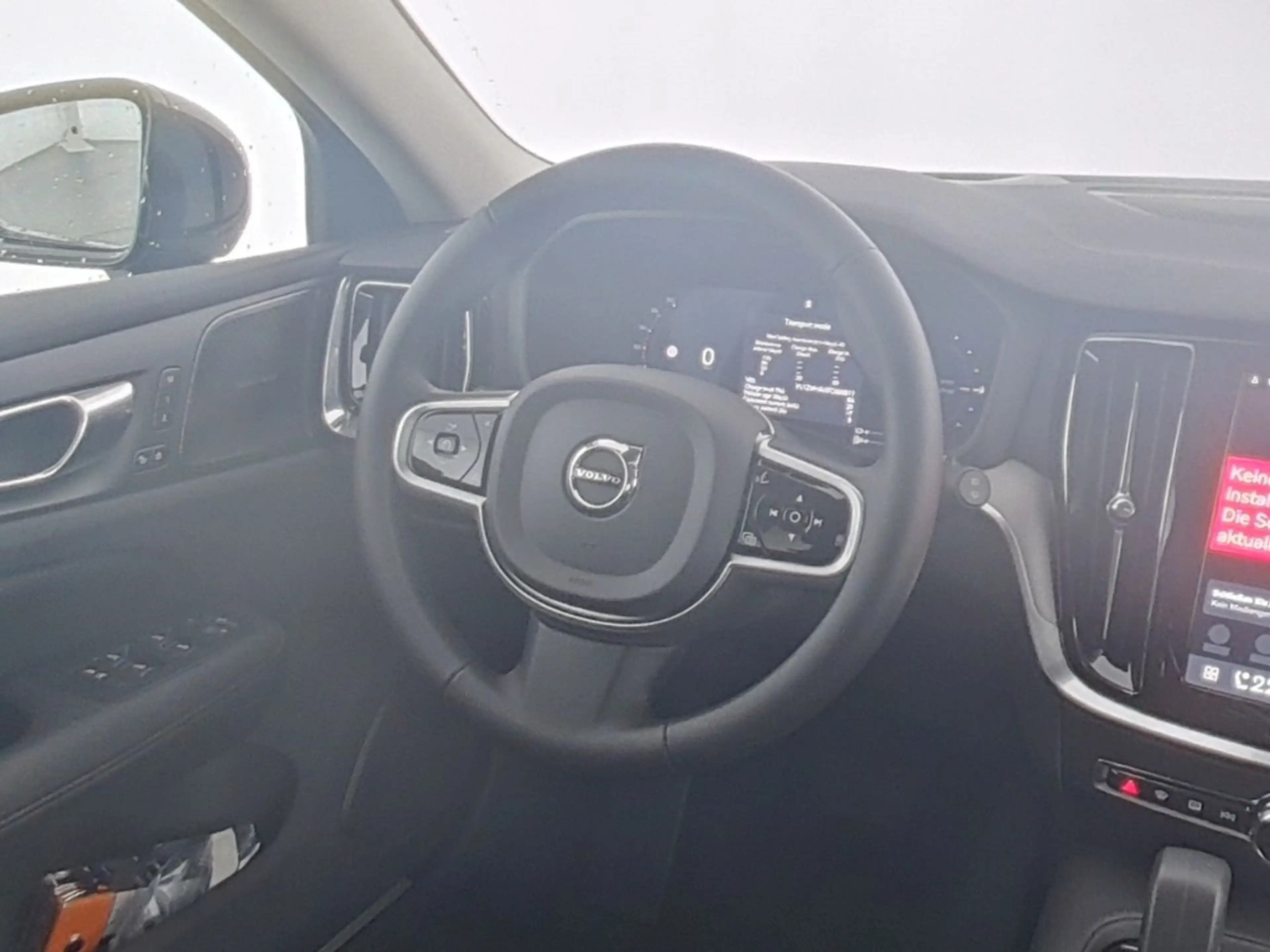Volvo V60 T6 AWD Plus Dark Recharge Plug-In Hybrid HUD Stand — photo 14