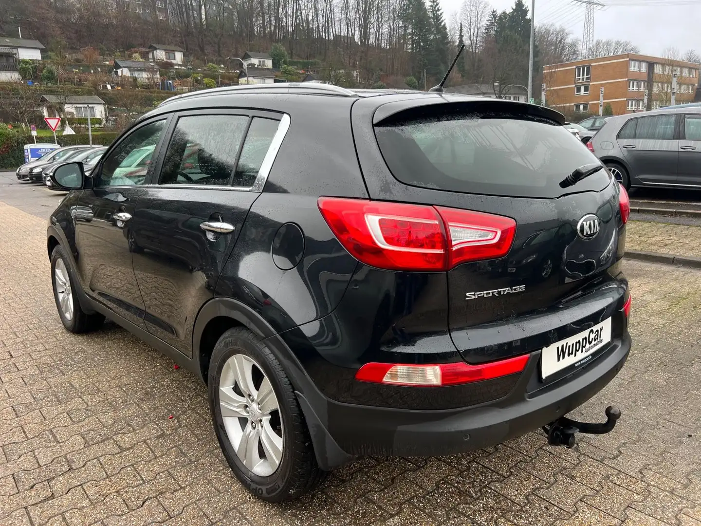 Kia Sportage 2WD KAMERA*XENON*KLIAMA*SHZ*AHK* Schwarz - 2