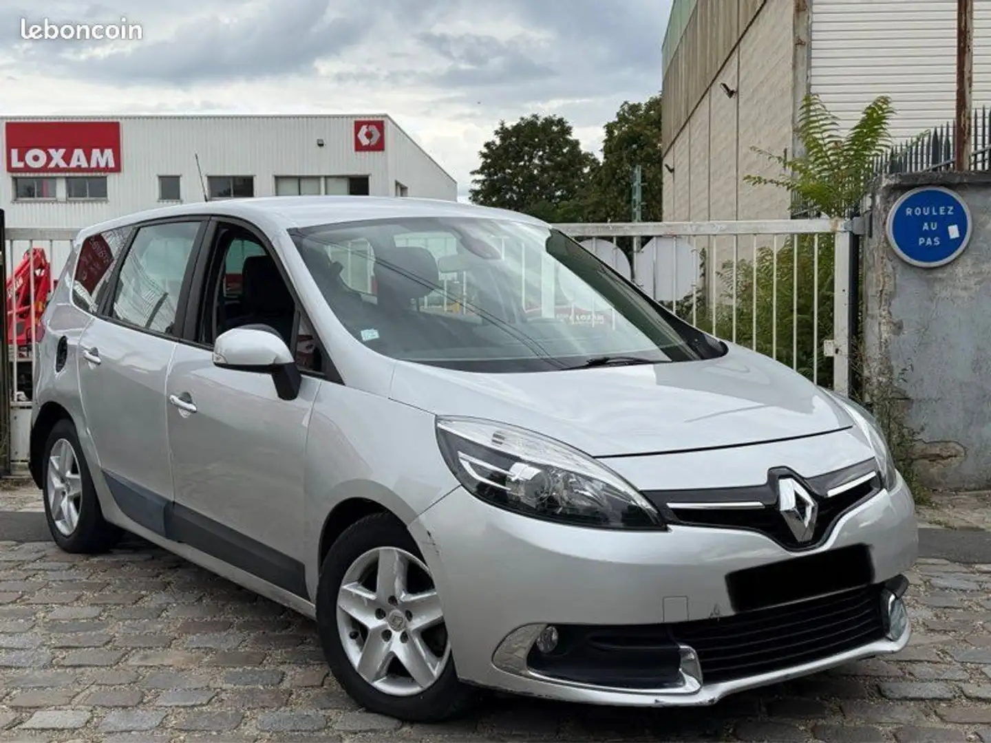 Renault Grand Scenic 1.6 dCi 130CV 7 Places Année 04-2012 à 2990 euro Gris - 2