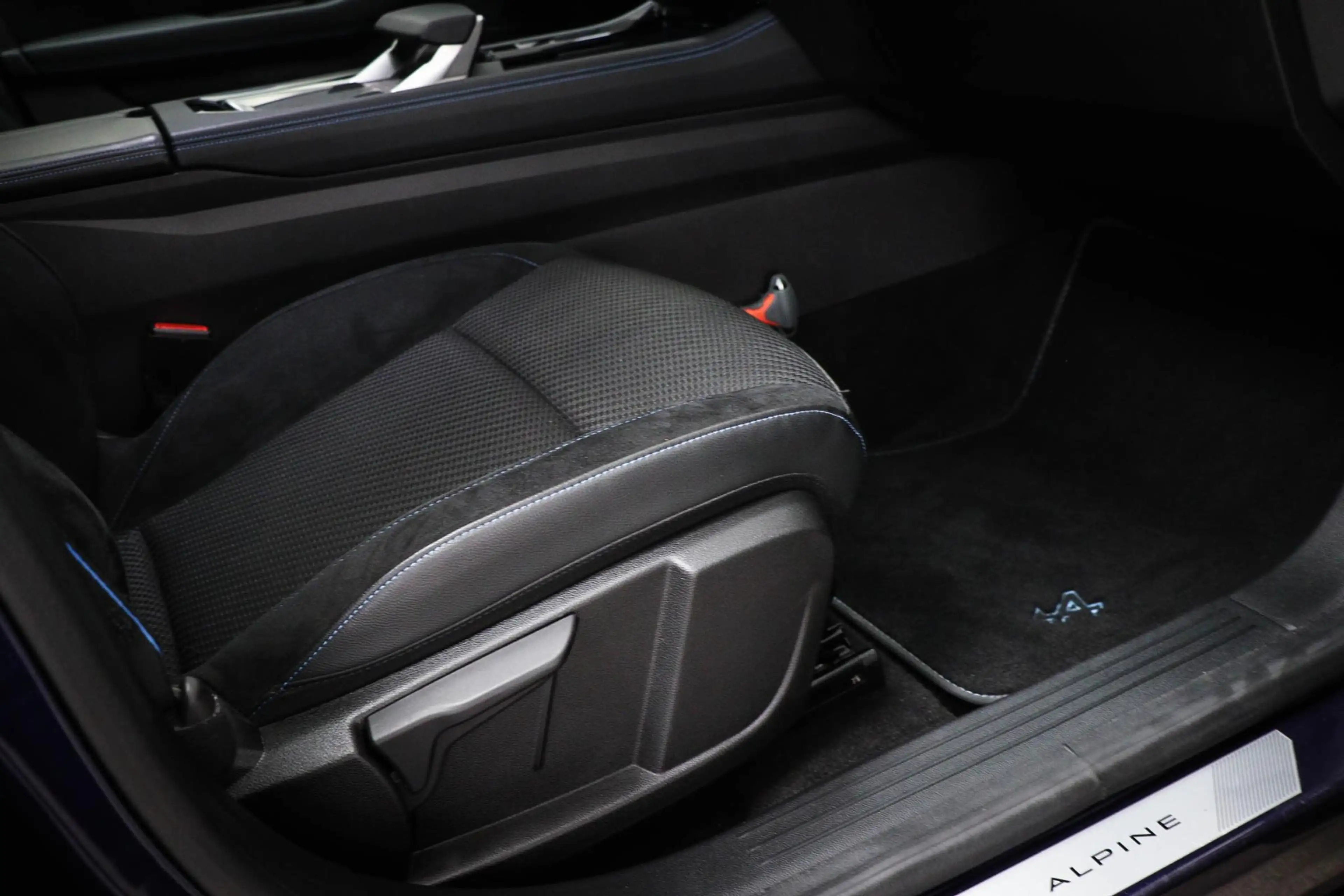 Renault Espace E-Tech full hybrid 200 esprit Alpine 7p. | PANORAM — photo 13