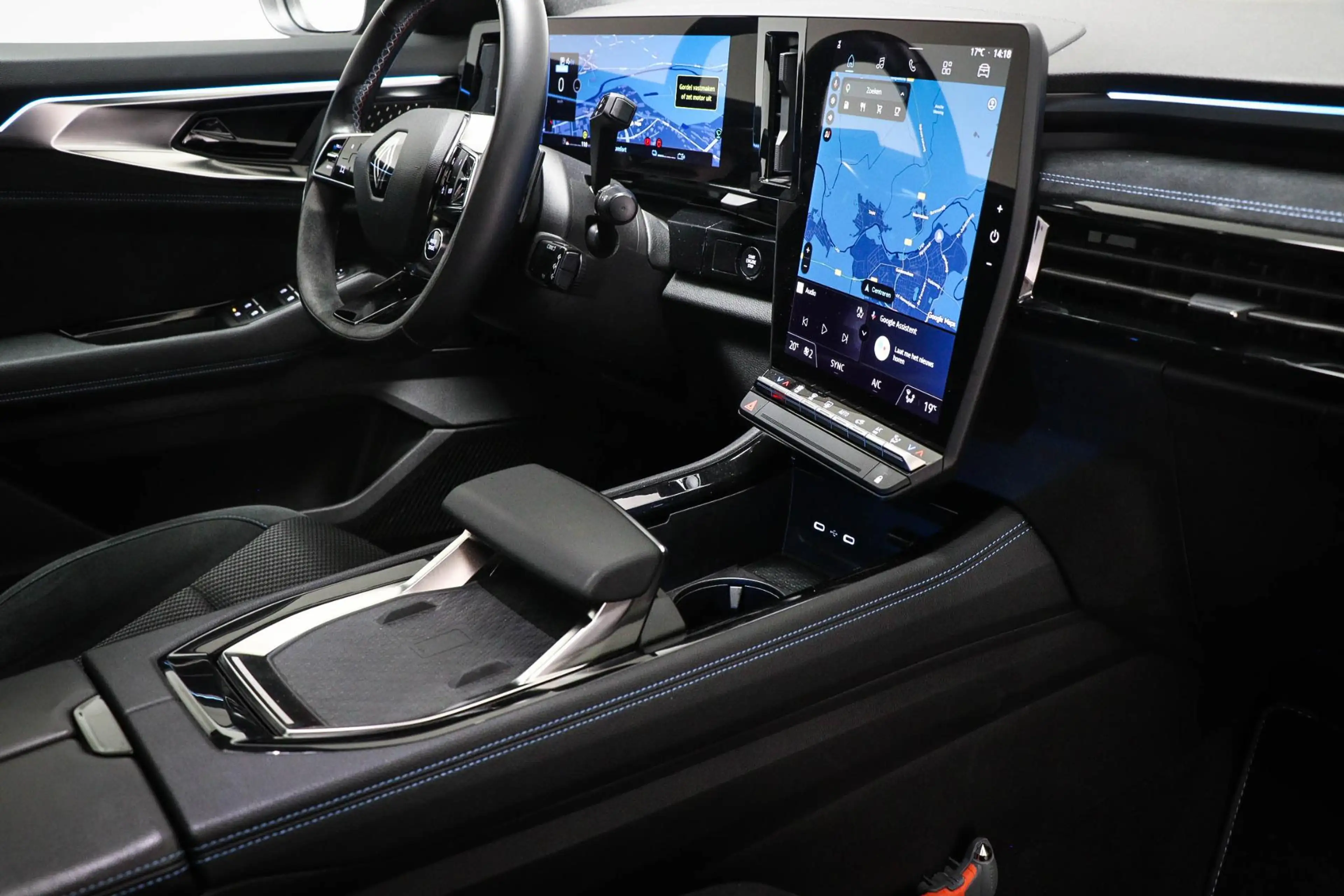 Renault Espace E-Tech full hybrid 200 esprit Alpine 7p. | PANORAM — photo 3