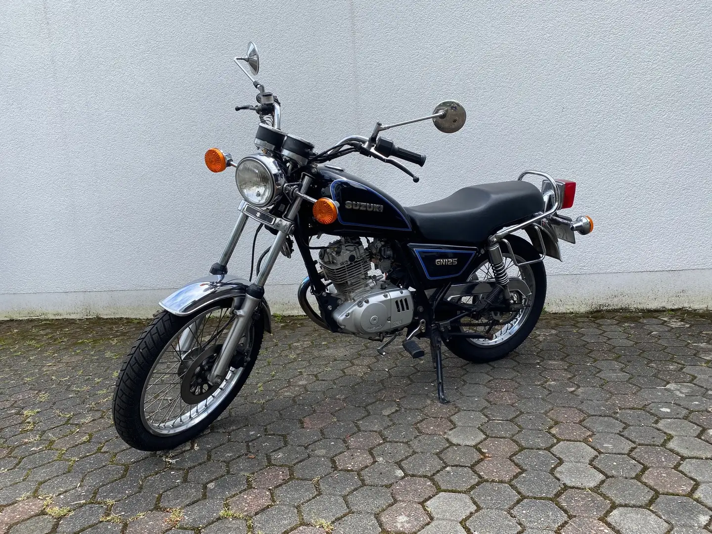 Suzuki GN 125 Noir - 2