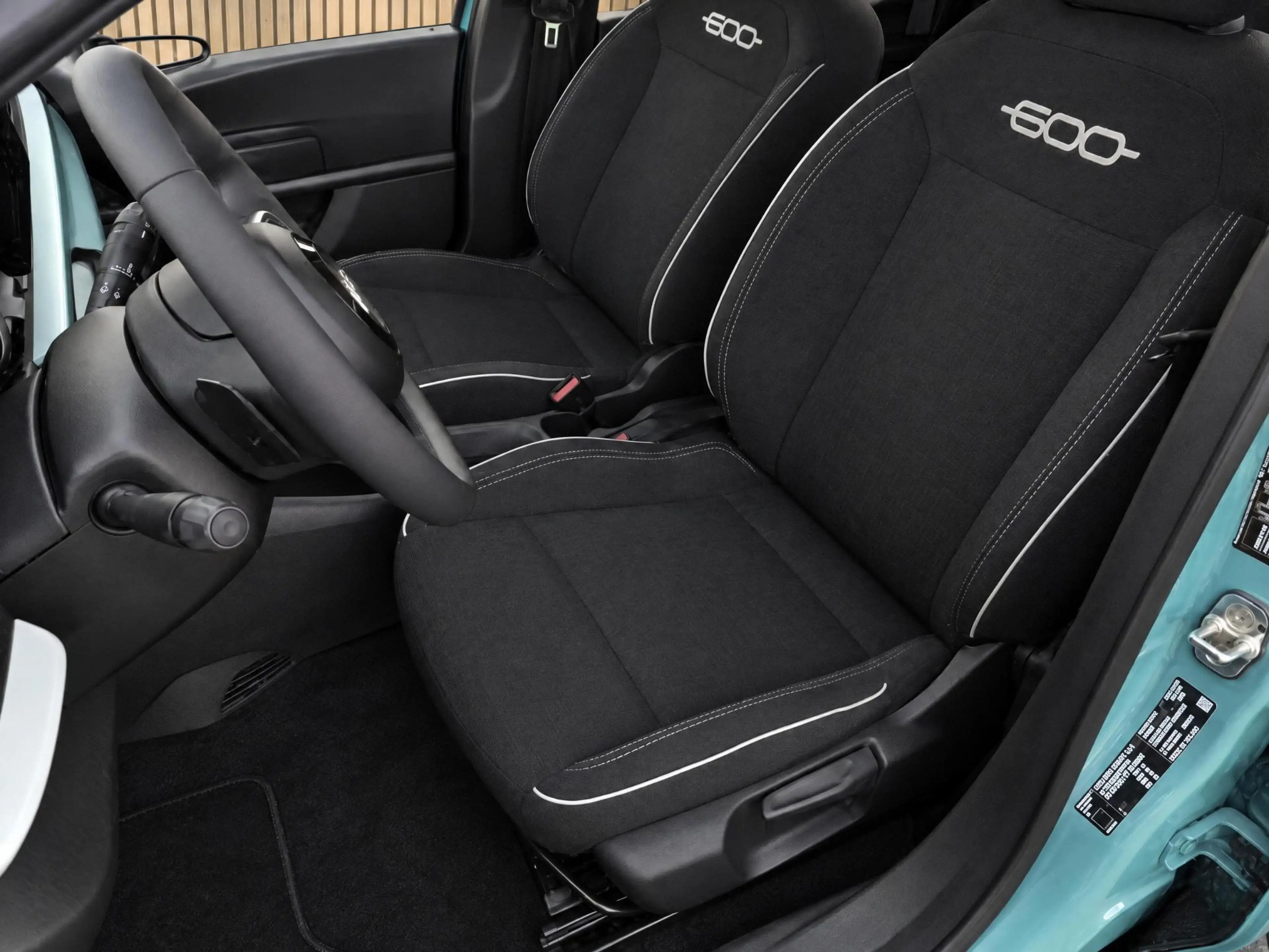 Fiat 600 1.2 Hybrid Urban | Apple Carplay / Climate / Camer — photo 13