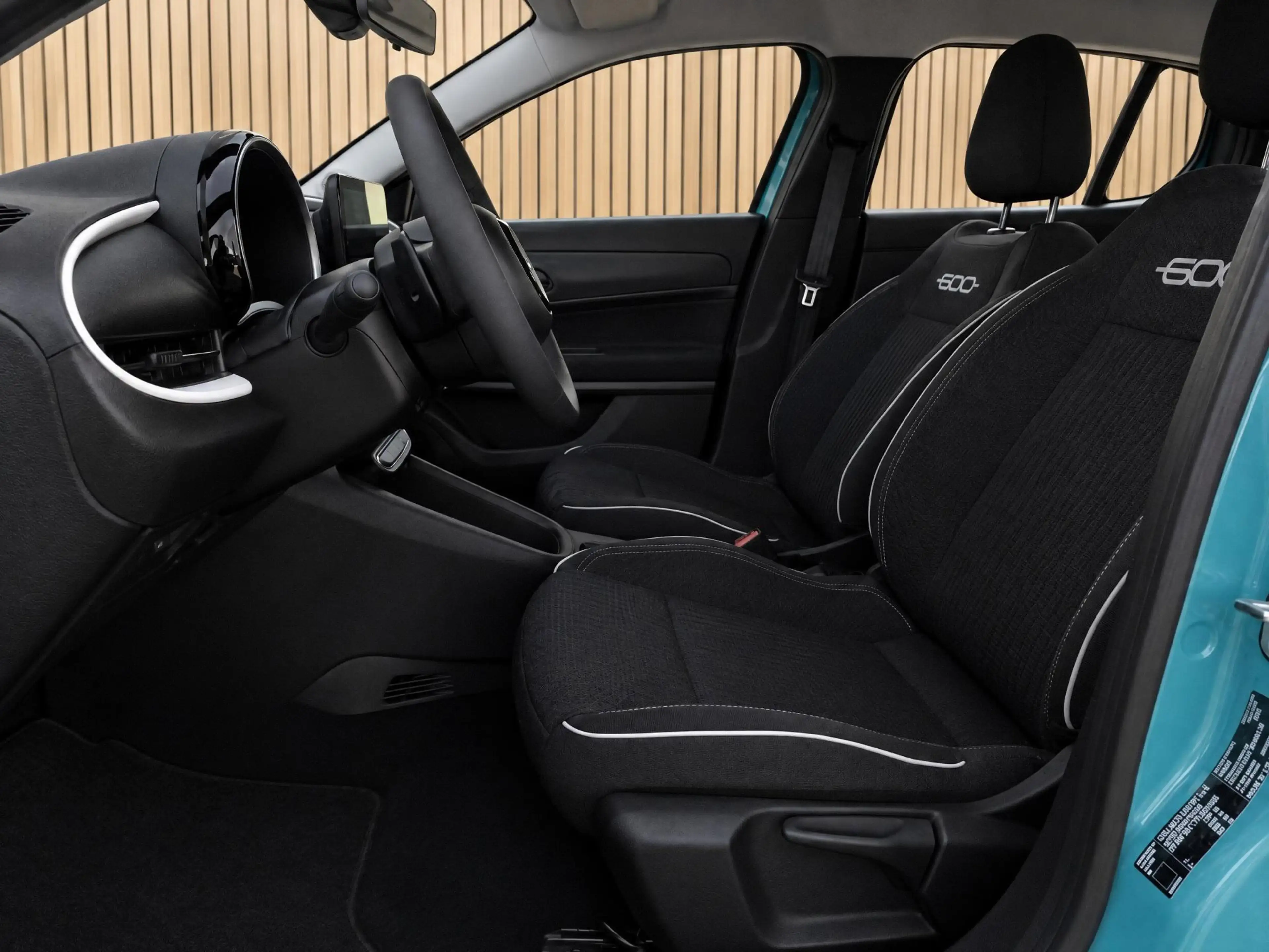 Fiat 600 1.2 Hybrid Urban | Apple Carplay / Climate / Camer — photo 12