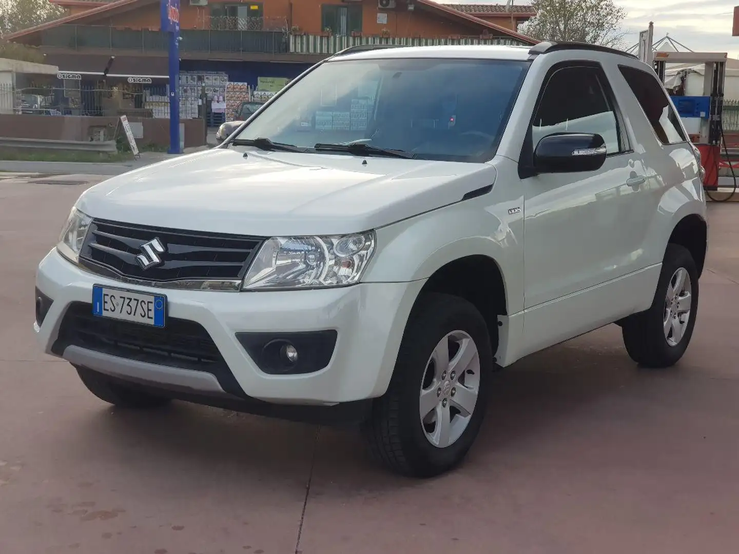 Suzuki Grand Vitara 1.9 DDiS 3p. Evolution Navi Bianco - 1