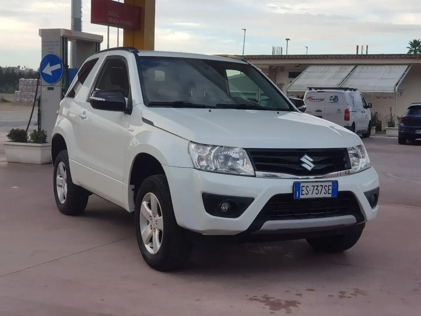 Suzuki Grand Vitara 1.9 DDiS 3p. Evolution Navi Bianco - 2
