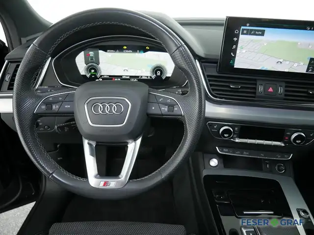 Audi Q5 view 11