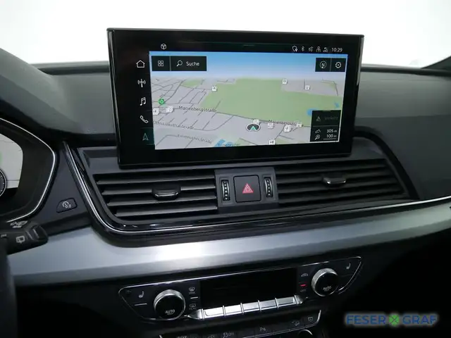 Audi Q5 view 10