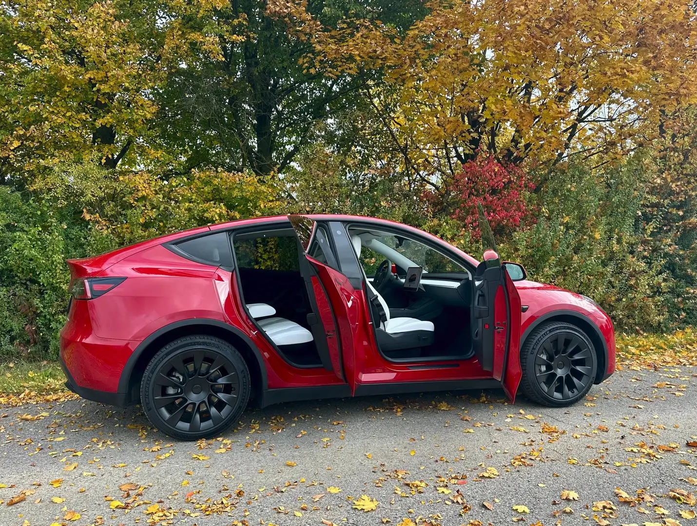 Tesla Model Y LR Dual AWD*Red+innen weiss*EAP*20"/Garantie=09.27 Rouge - 1