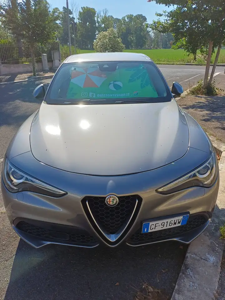 Alfa Romeo Stelvio 2021