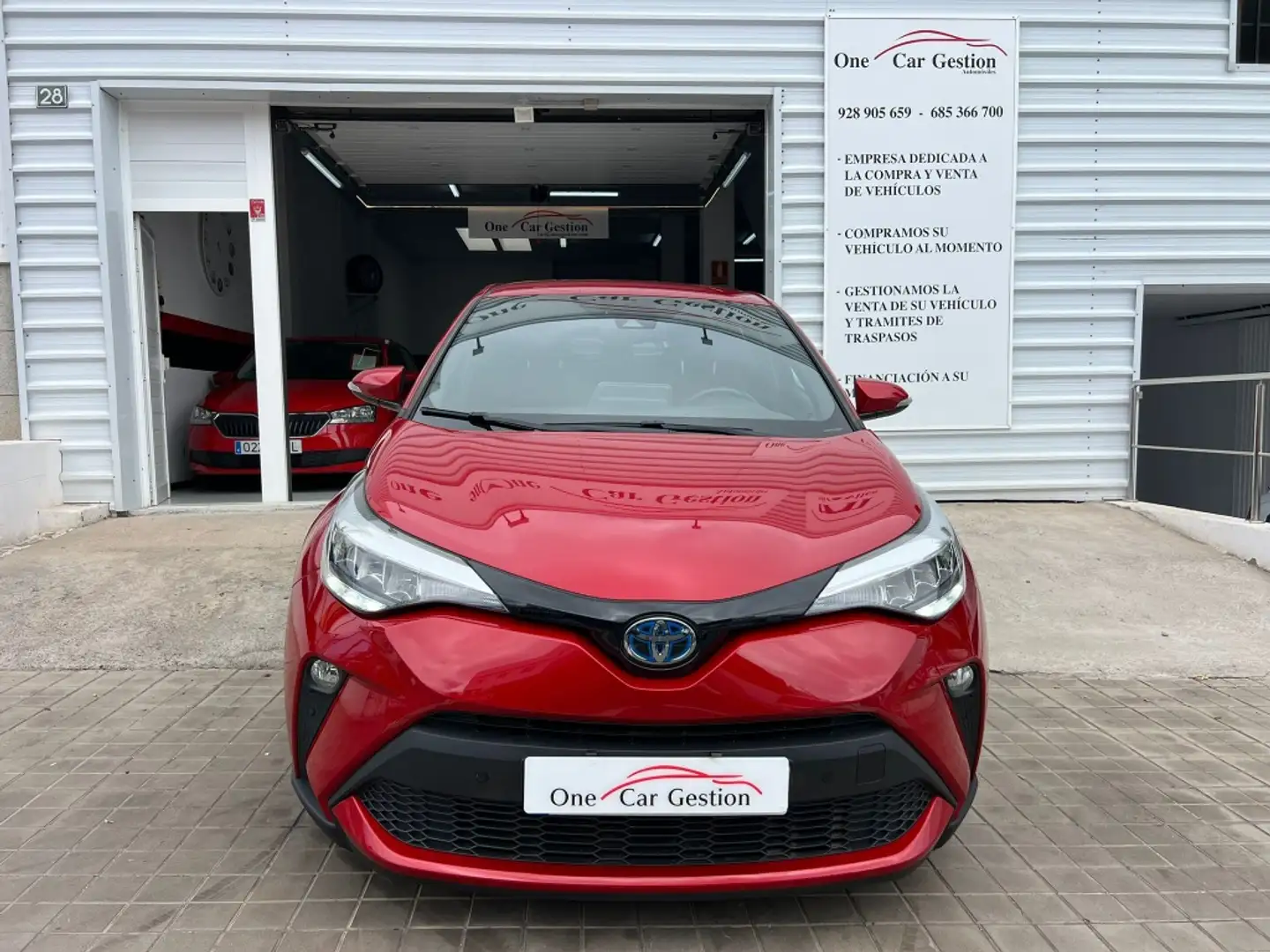 Toyota C-HR 125H Active Rojo - 2