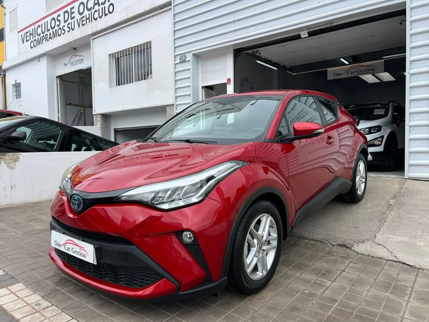 Toyota C-HR 125H Active Rojo - 1