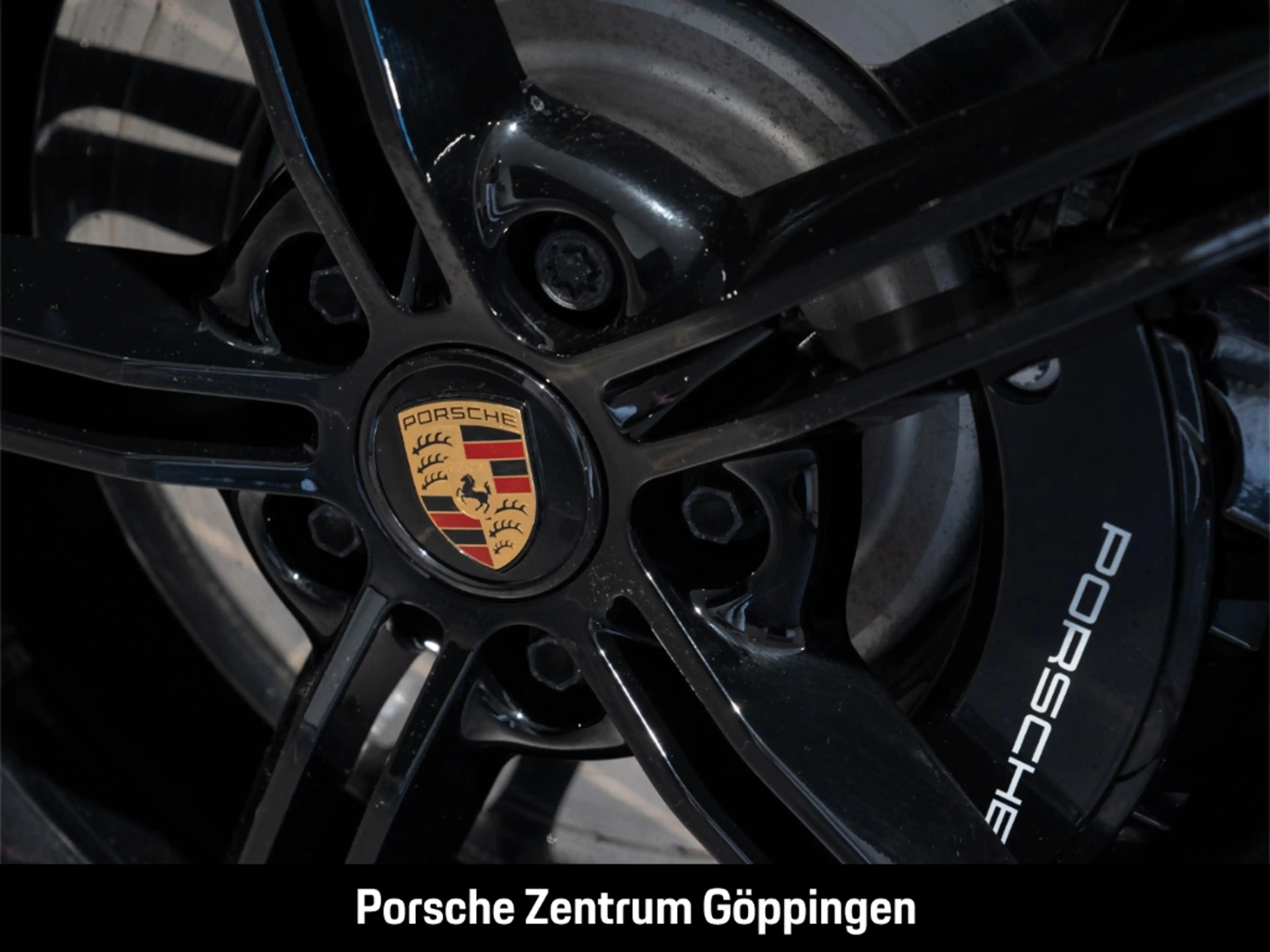 Porsche Taycan GTS — photo 12