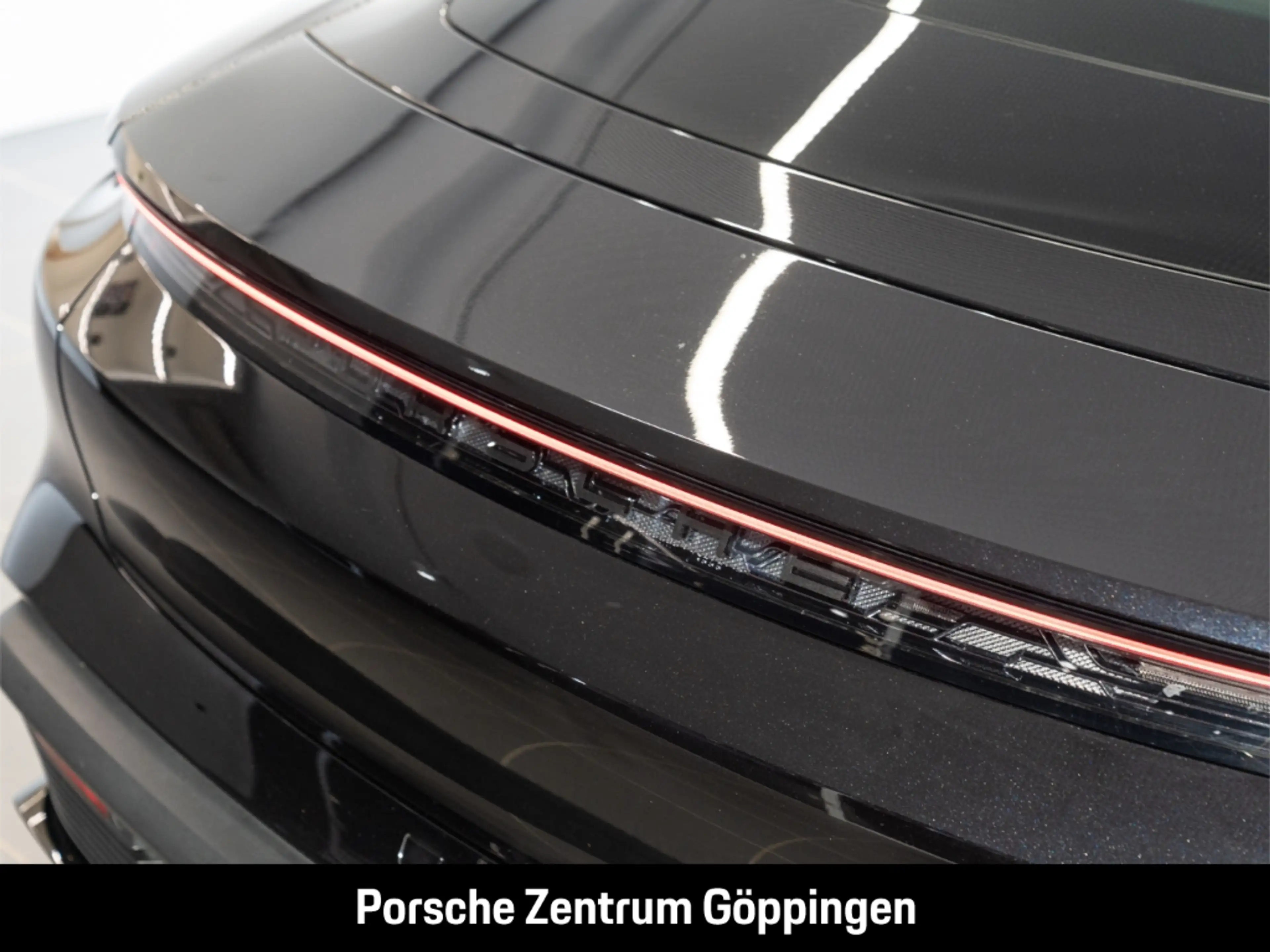 Porsche Taycan GTS — photo 10