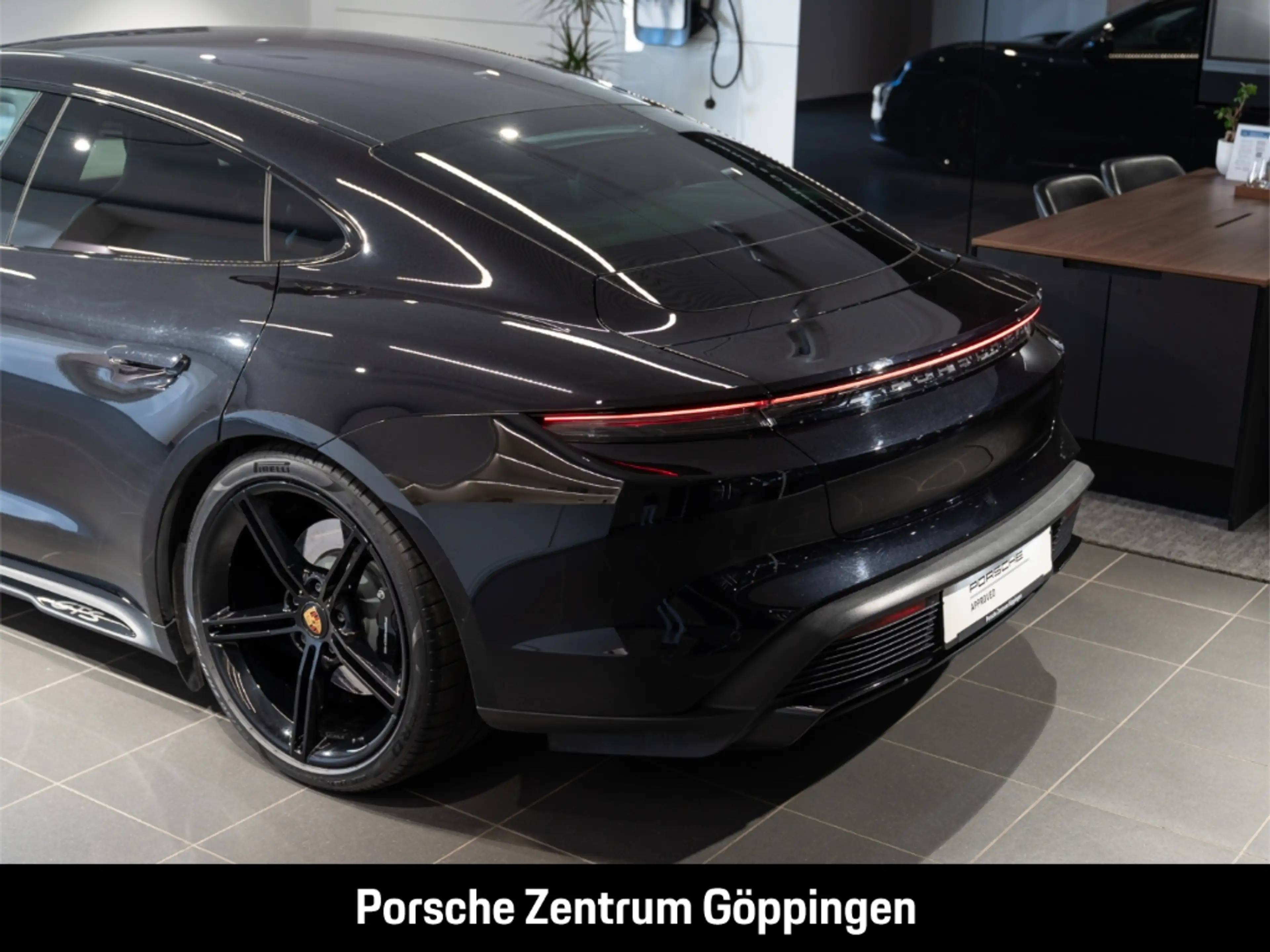 Porsche Taycan GTS — photo 9