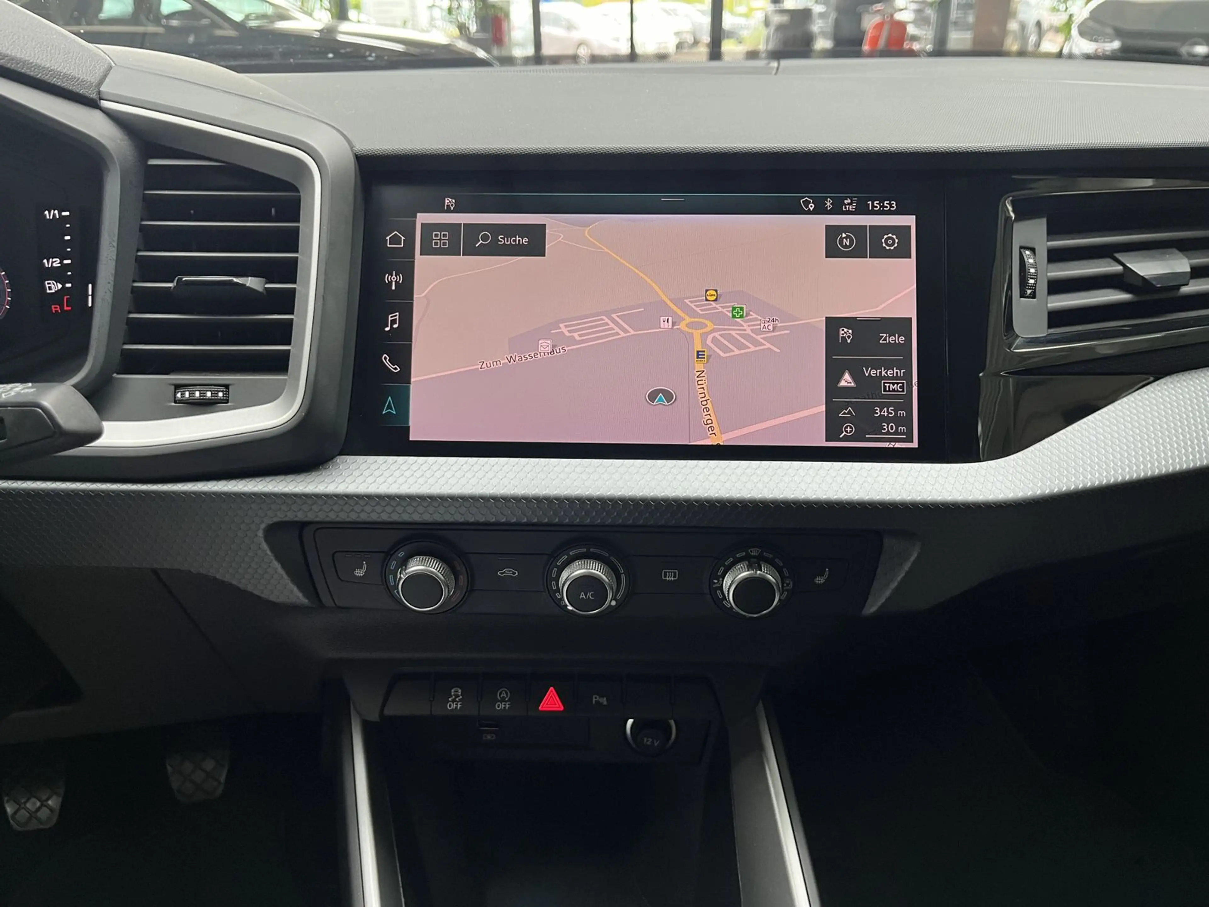 Audi A1 30 TFSI Citycarver PDC Navi SHZ digital Tacho — photo 13