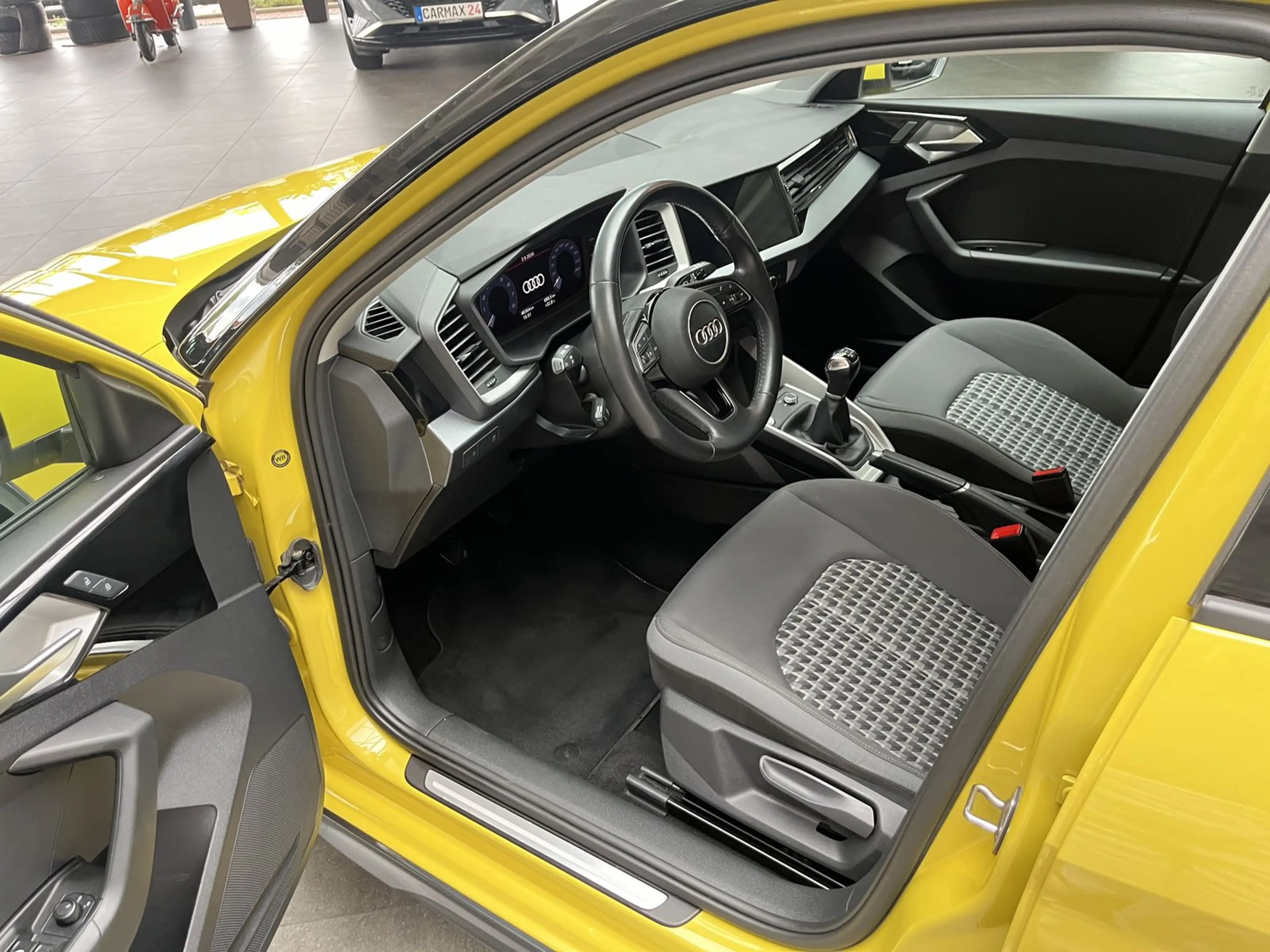 Audi A1 30 TFSI Citycarver PDC Navi SHZ digital Tacho — photo 3