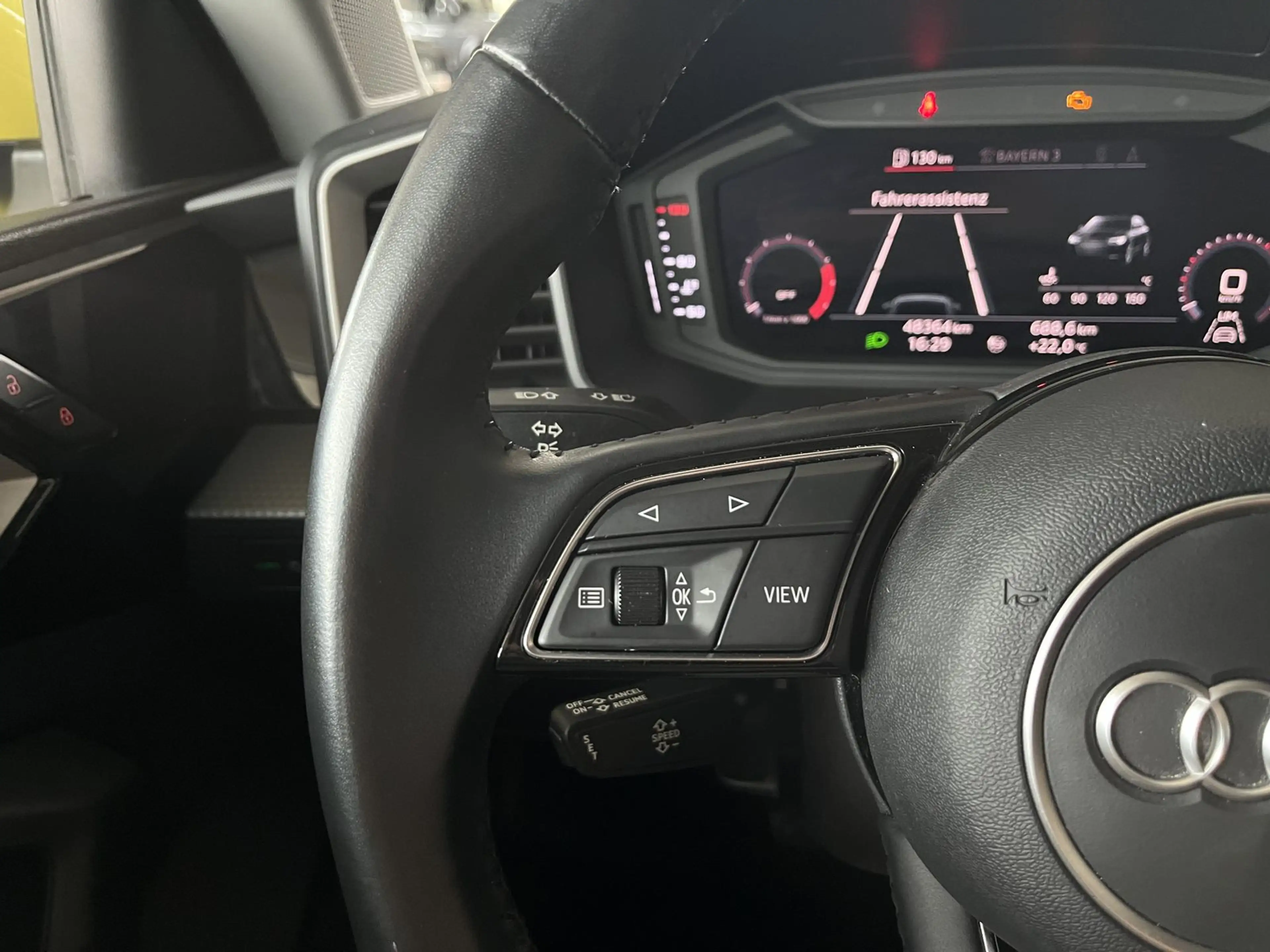 Audi A1 30 TFSI Citycarver PDC Navi SHZ digital Tacho — photo 10