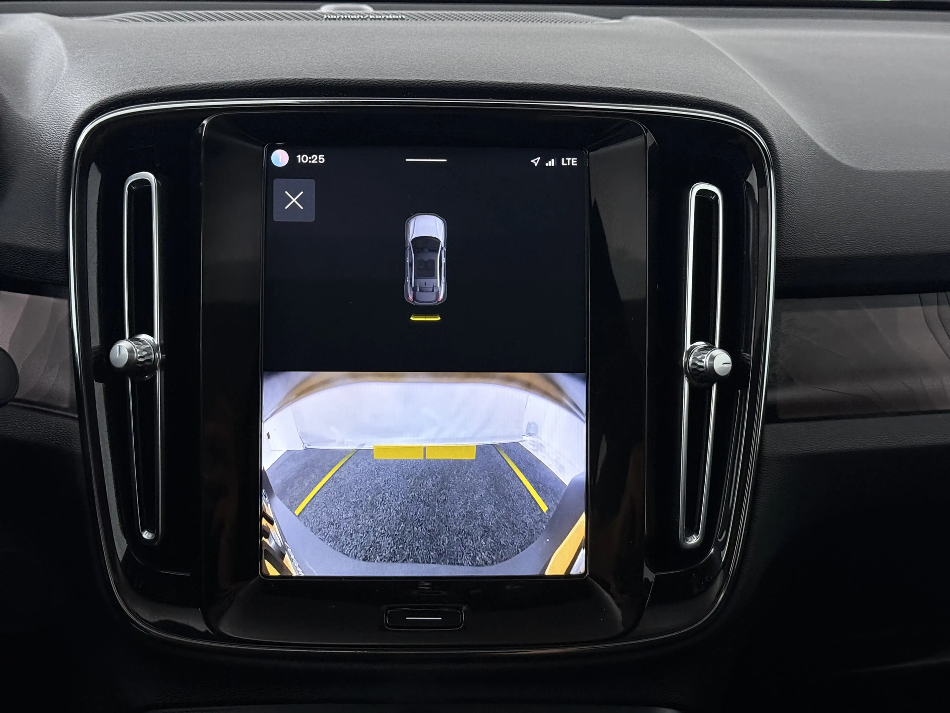 Volvo C40 Recharge Twin Ultimate 82 kWh | Harman/Kardon | 36 — photo 11