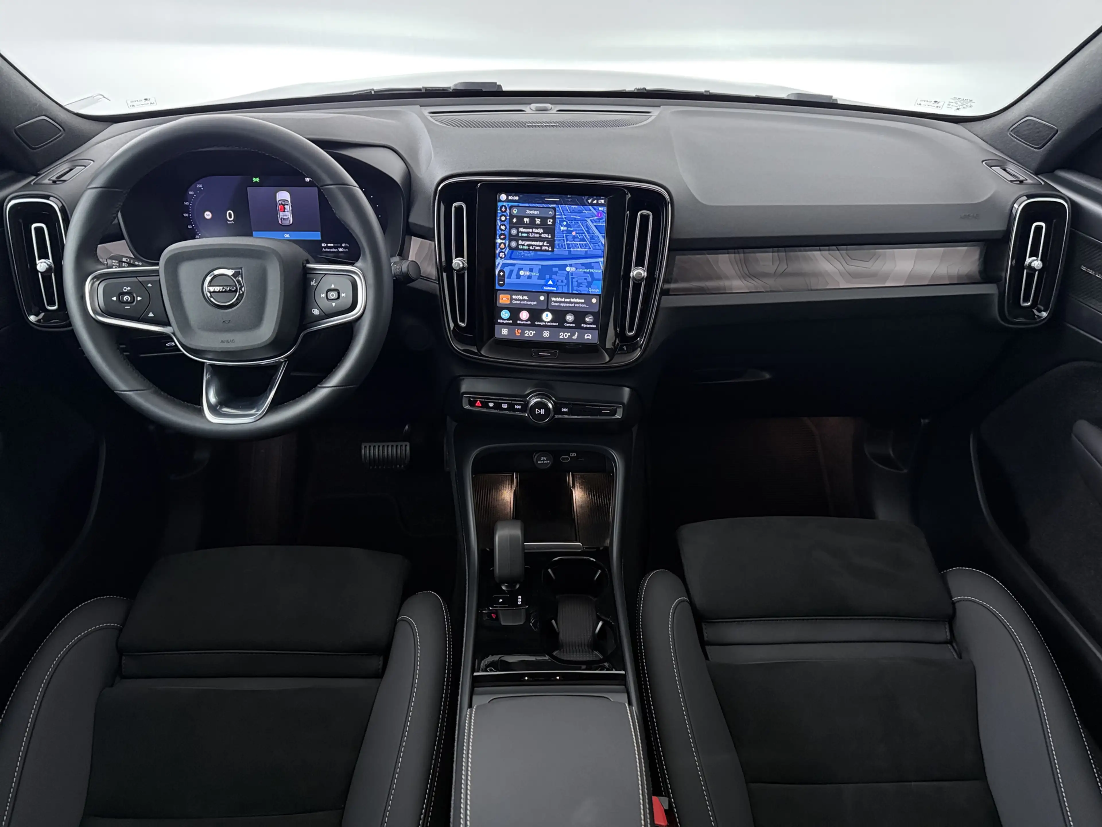 Volvo C40 Recharge Twin Ultimate 82 kWh | Harman/Kardon | 36 — photo 4