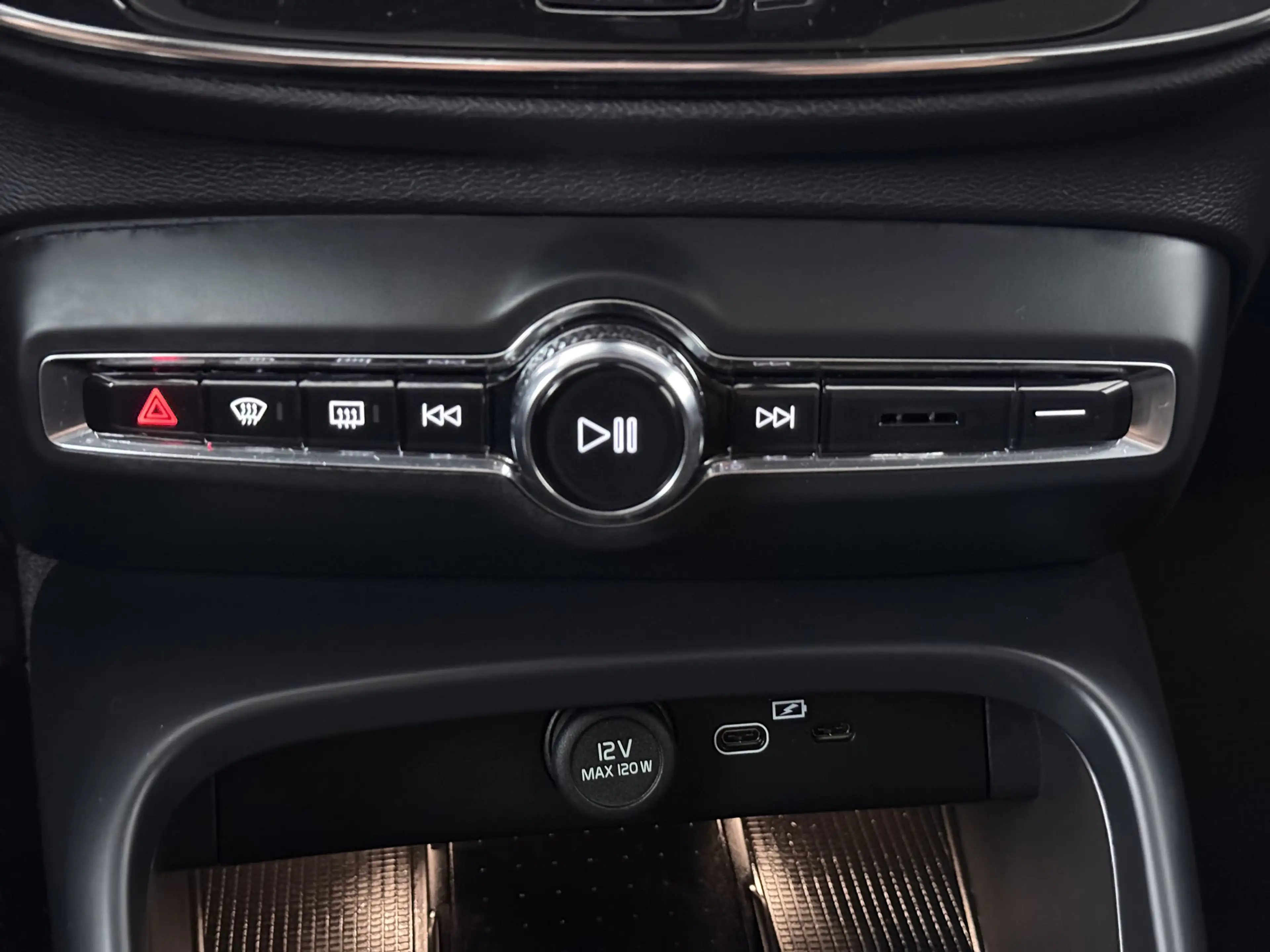 Volvo C40 Recharge Twin Ultimate 82 kWh | Harman/Kardon | 36 — photo 14