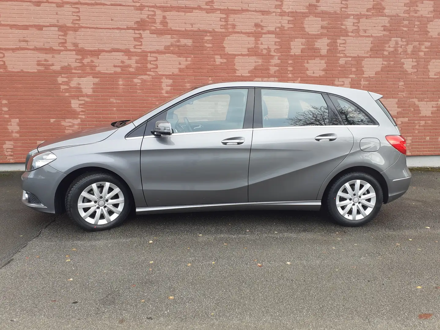 Mercedes-Benz B 180 B 180 CDI 7-Gang Automatik mit schwenkbarer AHK Gris - 2