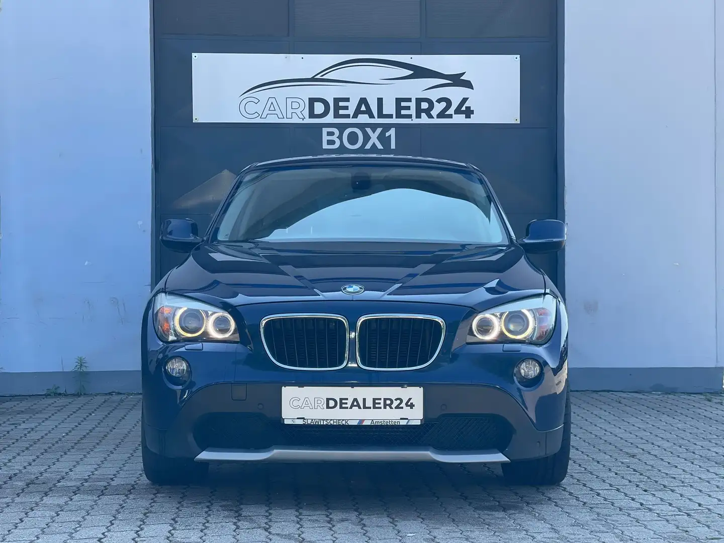 BMW X1 xDrive 18d Blau - 1