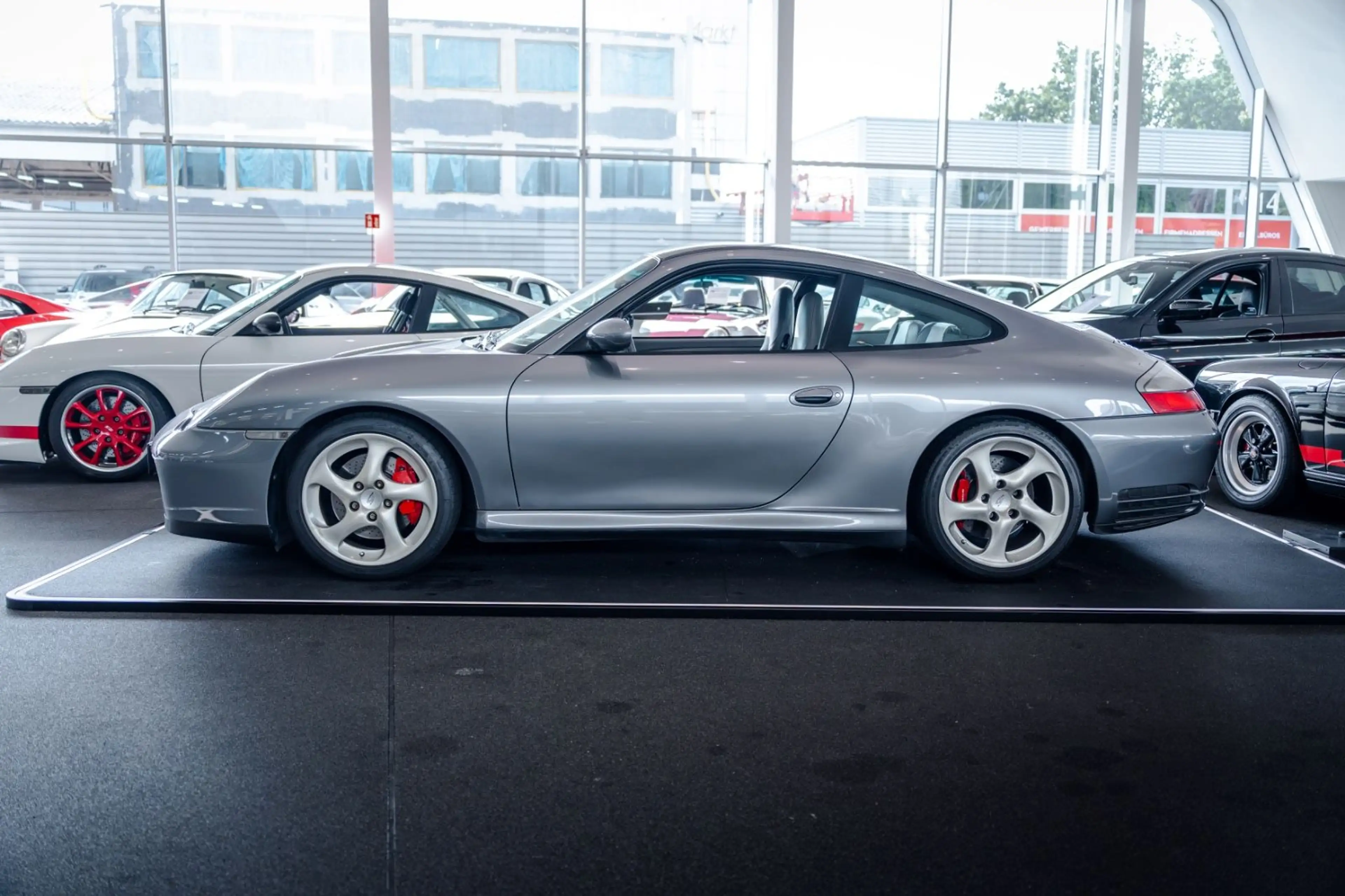 Porsche 996 Carrera 4S Coupé *Scheckheft*Schalter* — photo 4