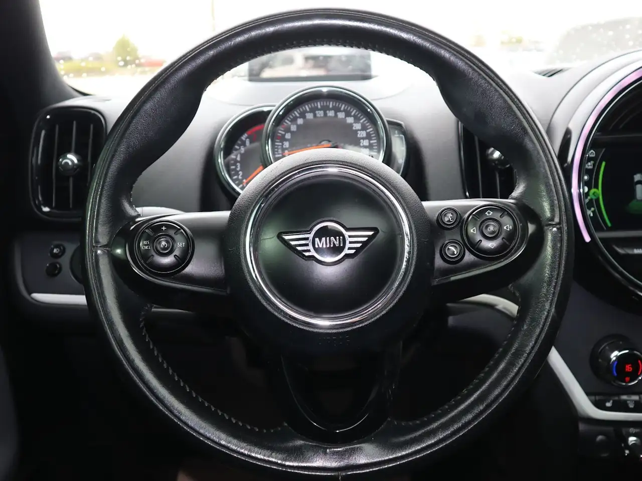 MINI Countryman снимка MINI Countryman
